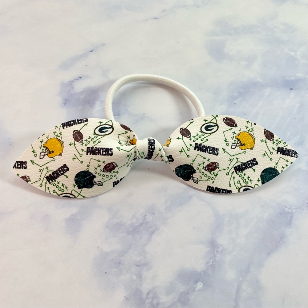 🧀Packers football hair tie bow. Green Bay bow. Cheesehead. Vegan leather.